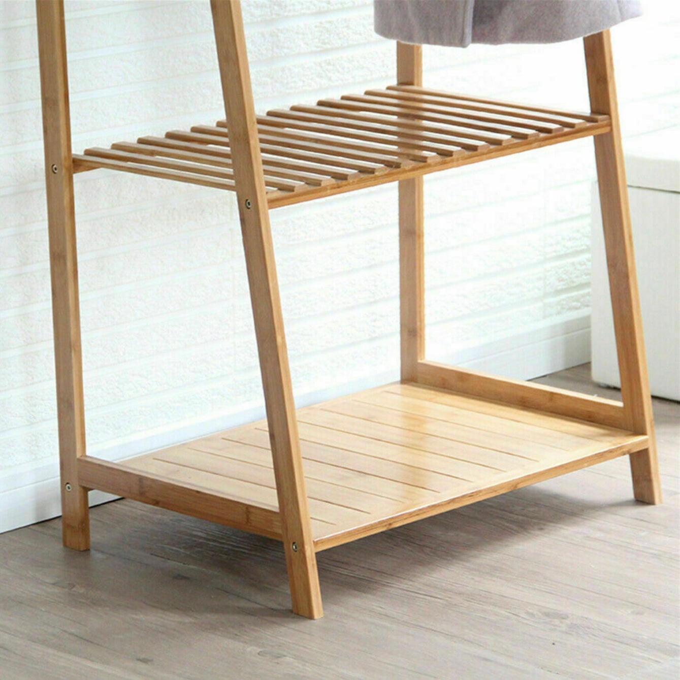 Klesstativ i bambus med 3 hyller og 10 kroker | 100 % miljøvennlig –  www.littlehelper.co.uk, image size:1339x1339