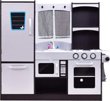 Amplio espacio de almacenamiento de estanterías, armarios y hornos.