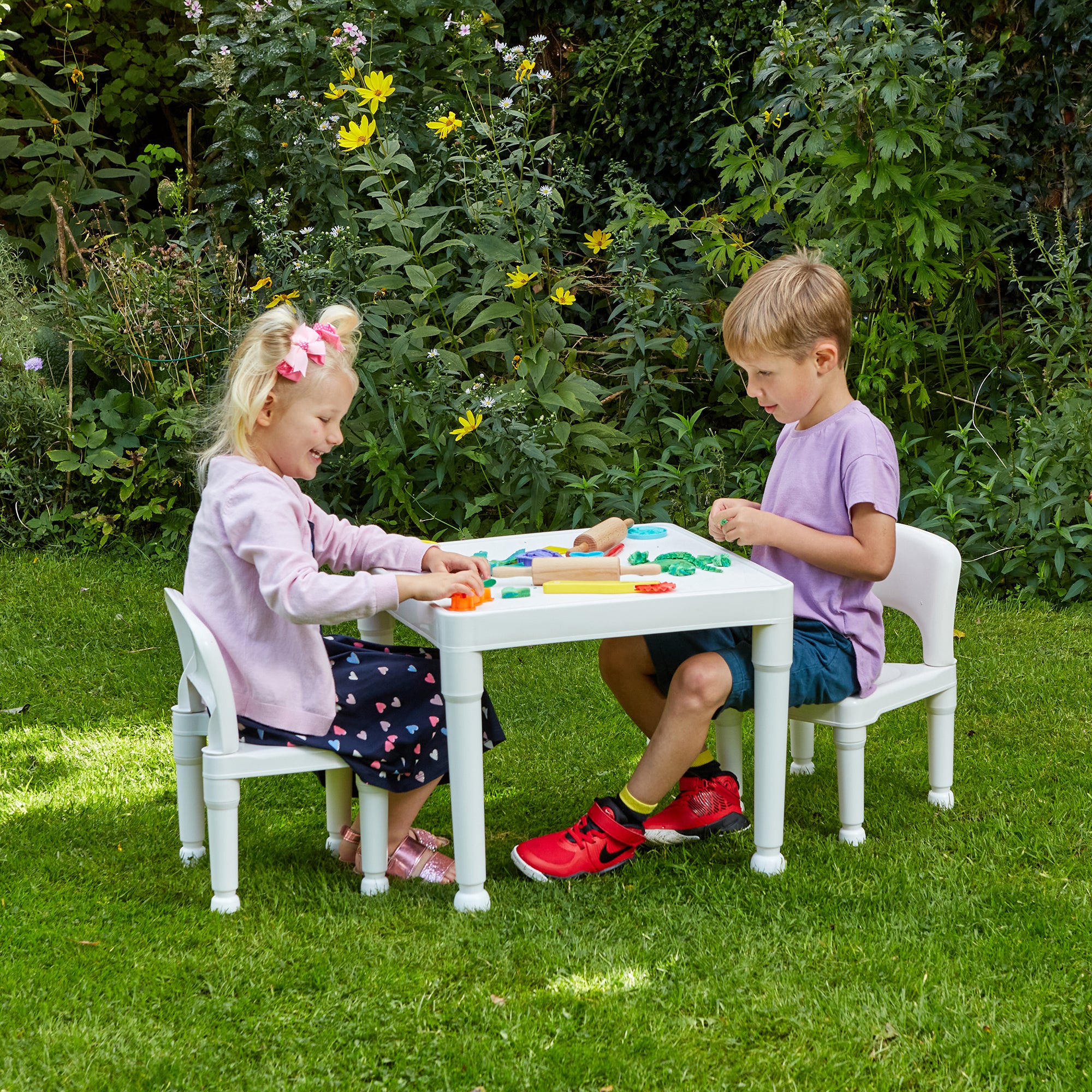 Kids Modern Indoor Outdoor Solid Plastic Table 2 Chairs Set www.littlehelper