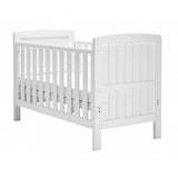 The Slumber cot bed is coated in a fresh white finish to suit a contemporary or traditionally styled nursery perfectly.