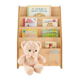 Questa libreria in legno naturale bianco si abbina a tutti gli altri mobili della gamma Little Helper ed è perfetta per camere da letto e sale giochi.