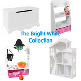 明るい白のコレクションは、テーブル、おもちゃ収納、ドレスアップレール、ドールハウスの本棚など、あらゆる子供部屋に最適です。