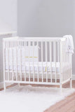 Le lit bébé est facilement assemblé, permettant un assemblage sans tracas !
