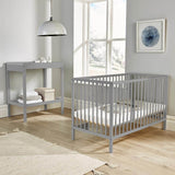 Unlike some cots where the ends are solid, this has slats all the way round, so your baby has an uninterrupted 360 degree view.