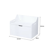 Deze witte montessori speelgoedkist en bank is 62,5 cm breed x 40 cm diep x 46,5 cm hoog