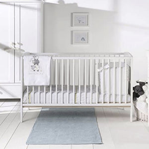 Ce magnifique lit bébé dispose de 3 hauteurs de sommier, vous permettant de modifier la hauteur du sommier !