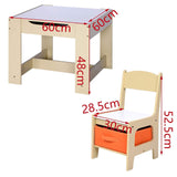 Esta mesa para niños mide 60 cm de ancho x 60 cm de largo x 48 cm de alto, mientras que las sillas miden 53 cm de alto x 29 x 30 cm.