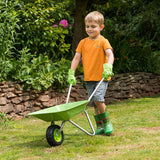 Laat uw peuter vroeg beginnen met tuinieren met zijn eigen Montessori-kruiwagen