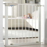 The Sure Shut baby gate boasts a 'push to shut' closing mechanism which requires no fiddly alignment to close