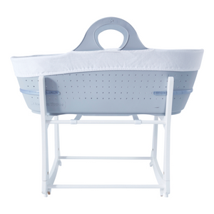De Moses Basket helpt je baby dicht bij je te houden met de geruststelling van een veilige slaapomgeving.
