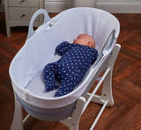Cuando llegue tu bebé, es recomendable que duerma en la misma habitación que tú durante los primeros seis meses.