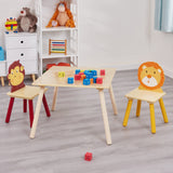 La table carrée Jungle et ses 2 chaises sont un ensemble facile à assembler, parfait pour les enfants de 3 ans et plus. Livré emballé à plat.