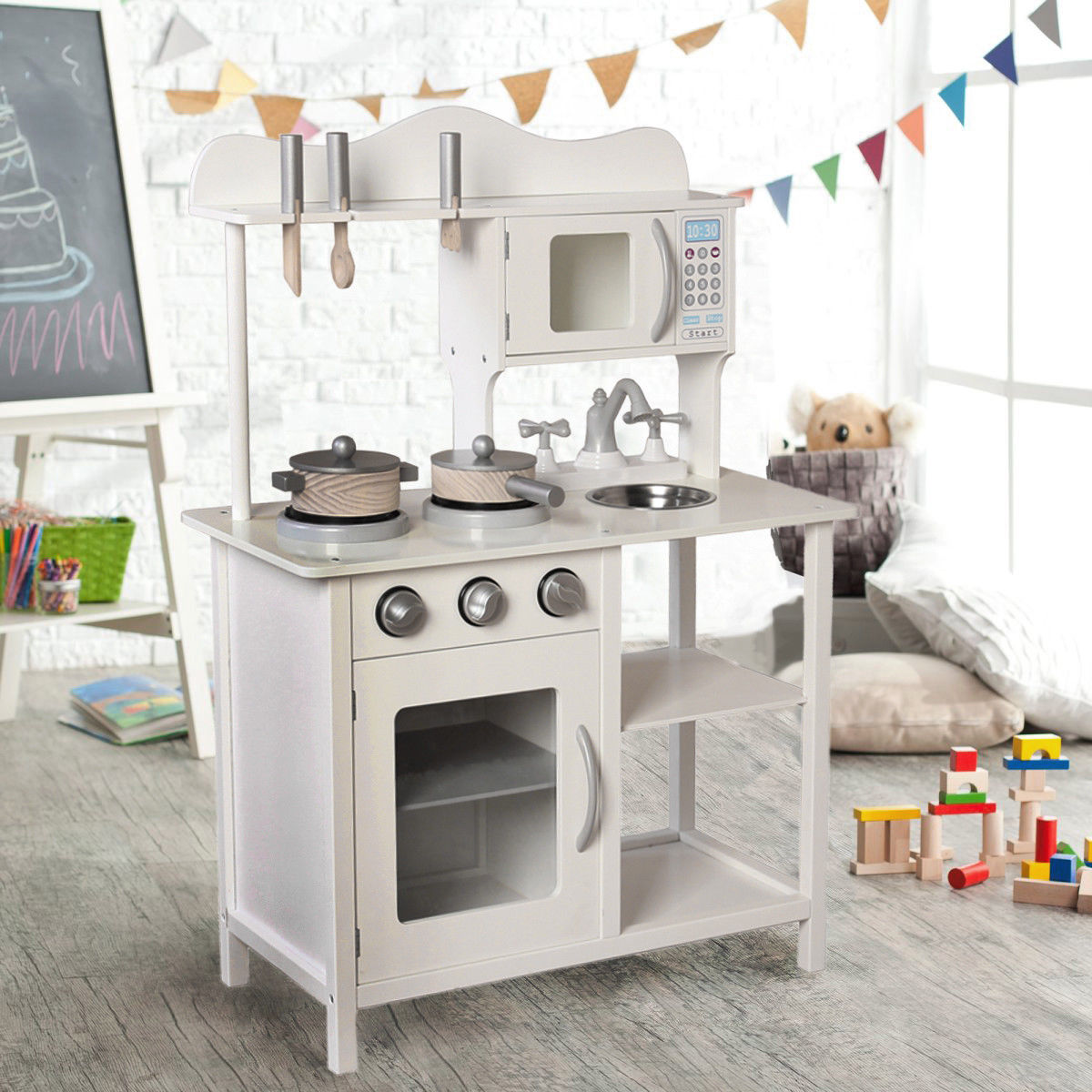 Toy kitchen with microwave clearance