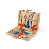 Este juego de herramientas de juguete de 9 piezas para el profesional del bricolaje diddy viene en su propio estuche de madera de alta calidad.
