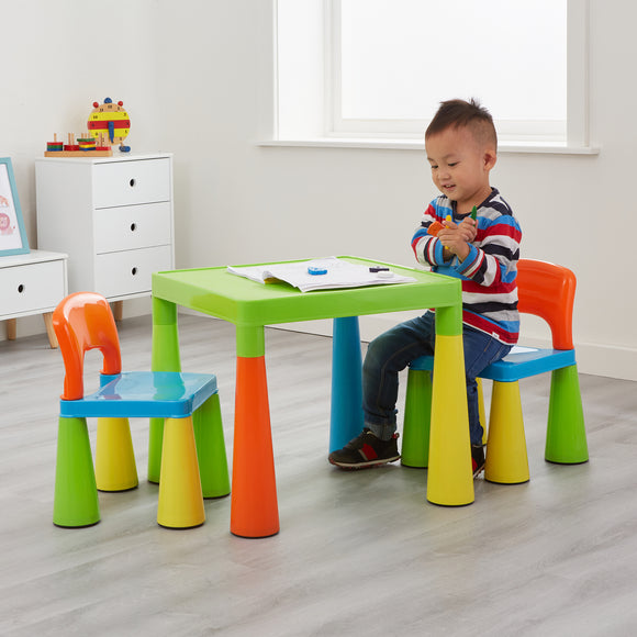 This table and 2 chair set is a chunky and funky design, letting your kids to play, do arts and crafts or have picnics.