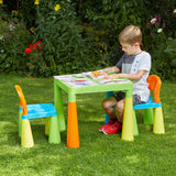 L'ensemble table et chaises permet à vos enfants d'être occupés pendant des heures en laissant libre cours à leur imagination.