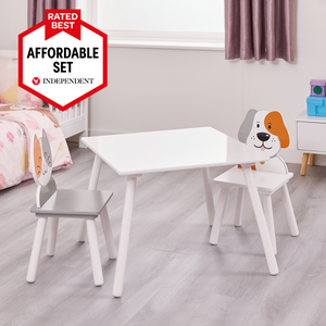 Conjunto de mesa infantil de madeira e 2 cadeiras com design de gato e cachorro. Classificado como o melhor conjunto de mesa e cadeira acessível.