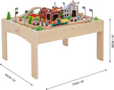 Esta mesa de tren montessori mide 73 cm de ancho x 60 cm de profundidad x 38 cm de alto.