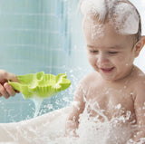 Usa los moldes para crear lluvias interminables una y otra vez con este juguete de baño súper seguro y lindo.