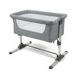 Notre lit bébé inclinable et confortable en gris anthracite offre à chaque parent une solution pratique pour dormir et jouer pour ses adorables petits.