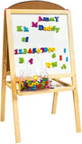 O quadro branco magnético permite que seu filho brinque com o conjunto magnético de letras e números de 104 unidades