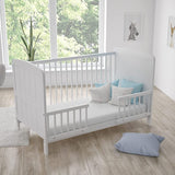 Lit de bébé réglable en bois écologique Sweet Dreams | Lit pour tout-petit en bois en blanc | 6 mois - 6 ans