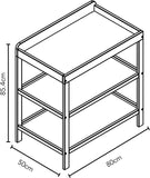 Inteligentemente, ele tem laterais com bordas, para que o trocador acolchoado que você adicionar permanecerá no lugar, mesmo que seu bebê esteja se contorcendo.