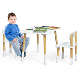Un juego de mesa y 2 sillas moderno inspirado en Montessori de tamaño perfecto para que tus pequeños complementen cualquier área del hogar.