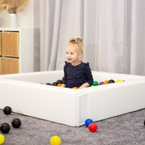Bardzo duży zestaw miękkich piłek Montessori | Basen z piłeczkami z wewnętrzną matą podłogową | Kwadrat 1,58m | Biały | 3m+